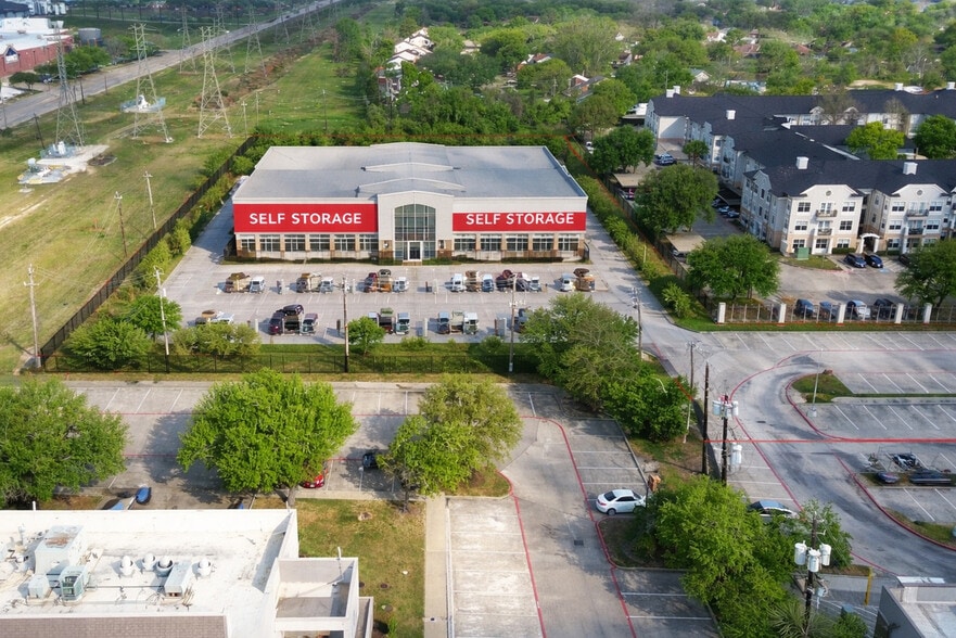 800 Bay Area blvd, Webster, TX à vendre - Aérien - Image 2 de 6