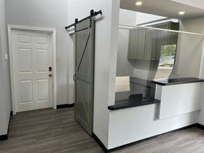 6667 Vernon Woods Dr, Atlanta, GA for lease Interior Photo- Image 2 of 10