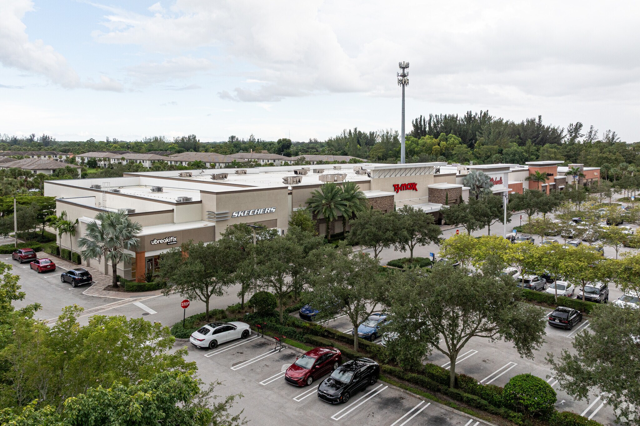 310-384 S State Road 7, Royal Palm Beach, FL à louer Photo principale- Image 1 de 7