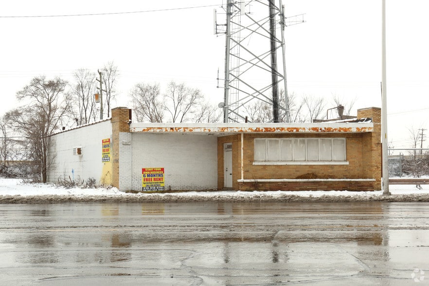 13633-13649 W Grand River Ave 3 Parcels portfolio of 3 properties for sale on LoopNet.ca - Aerial - Image 3 of 3