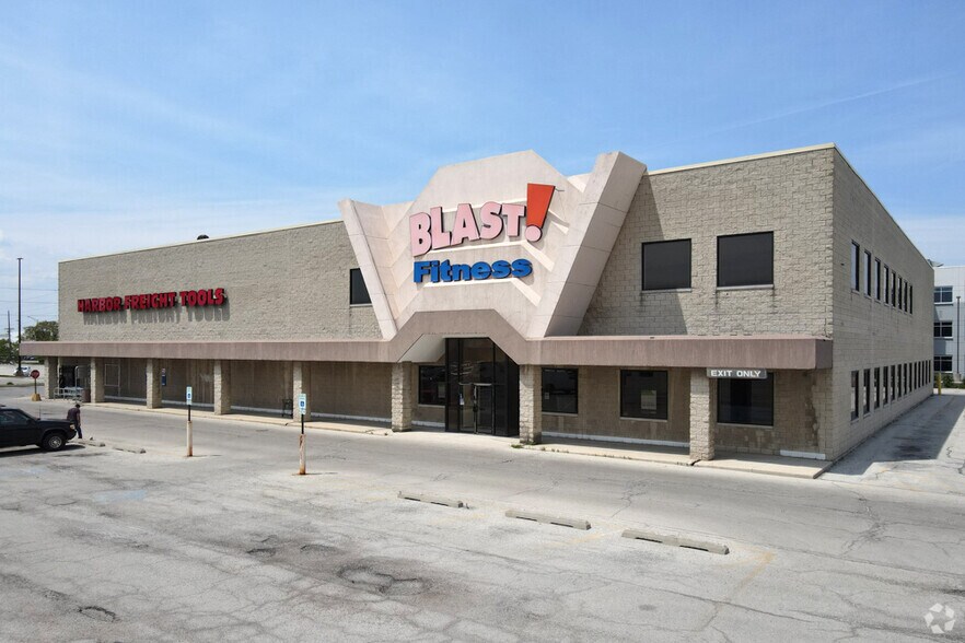 7600 La Crosse Ave, Burbank, IL à louer - Photo du bâtiment - Image 2 de 13