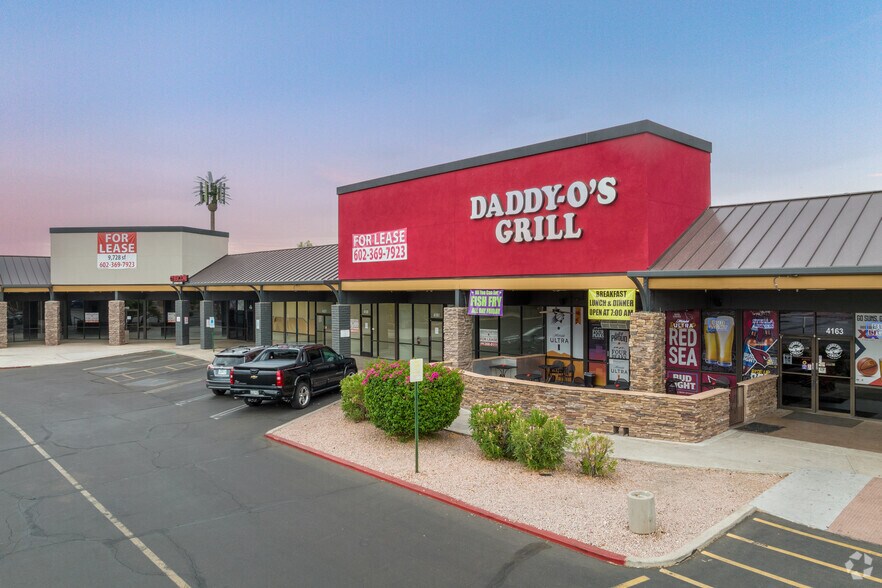 4255 W Thunderbird Rd, Phoenix, AZ à louer - Photo du bâtiment - Image 3 de 6