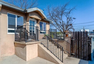 2113 W Sunset Blvd, Los Angeles, CA for lease Building Photo- Image 1 of 14