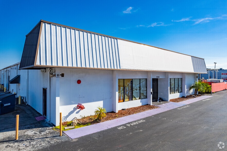 4543 W Hillsborough Ave, Tampa, FL for lease - Building Photo - Image 3 of 6