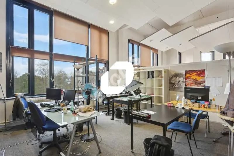 Flex in Paris for lease - Building Photo - Image 3 of 29