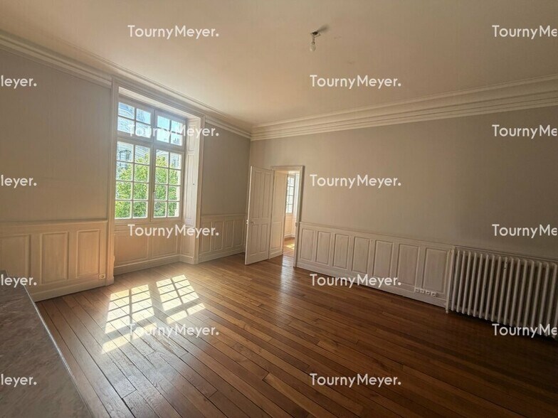 Office in Rennes for lease - Interior Photo - Image 2 of 12