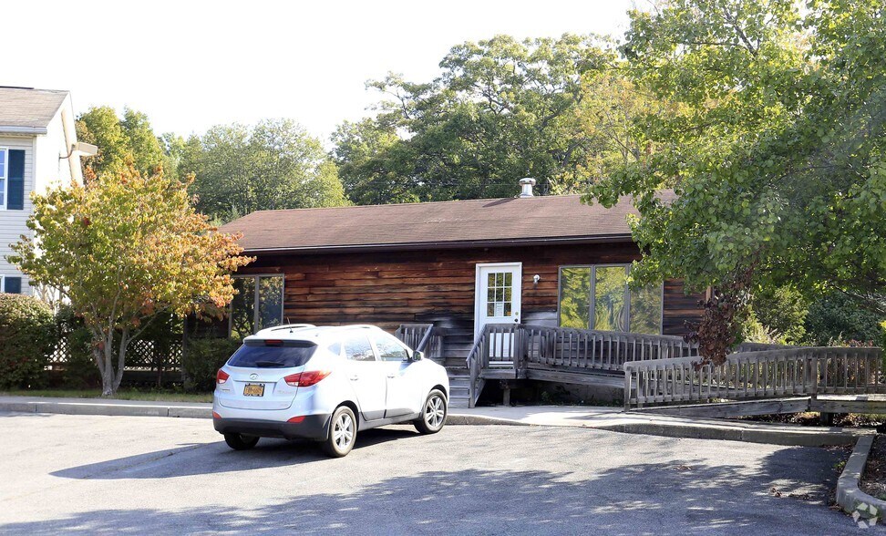 2300 State Route 208, Montgomery, NY for sale - Primary Photo - Image 1 of 3
