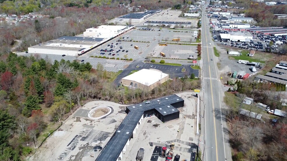 846 N Main St, Brockton, MA à louer - Vidéo sur l’inscription commerciale - Image 1 de 23