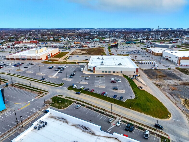 3500 Dalton Way SW, Cedar Rapids, IA à louer - Aérien - Image 2 de 4