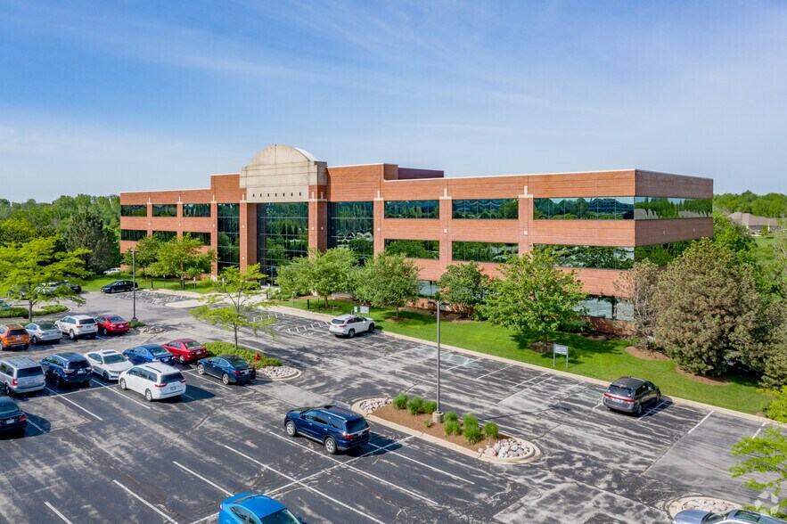 N19W24400 Riverwood Dr, Waukesha, WI à louer - Aérien - Image 2 de 10
