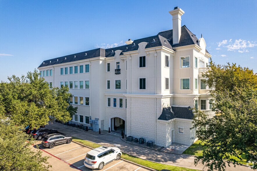 16600 N Dallas Pky, Dallas, TX à louer - Photo du bâtiment - Image 2 de 11