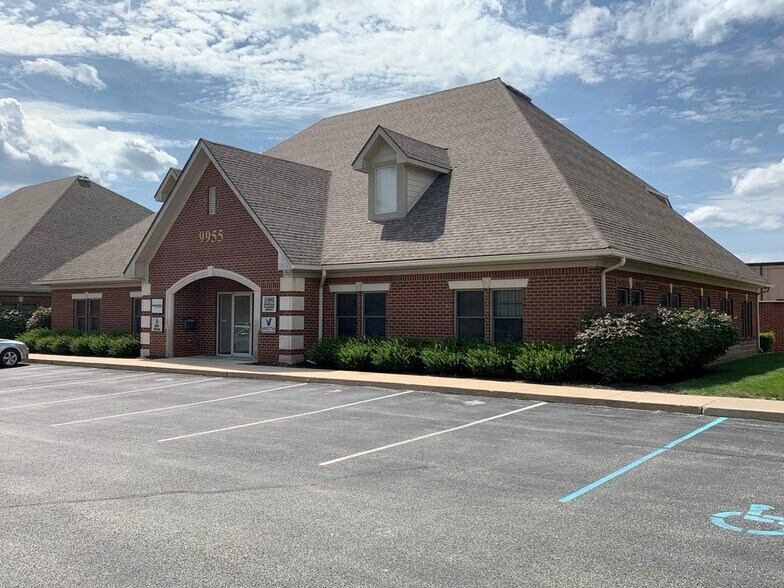 9955 Crosspoint Blvd, Fishers, IN à vendre - Photo du bâtiment - Image 1 de 20