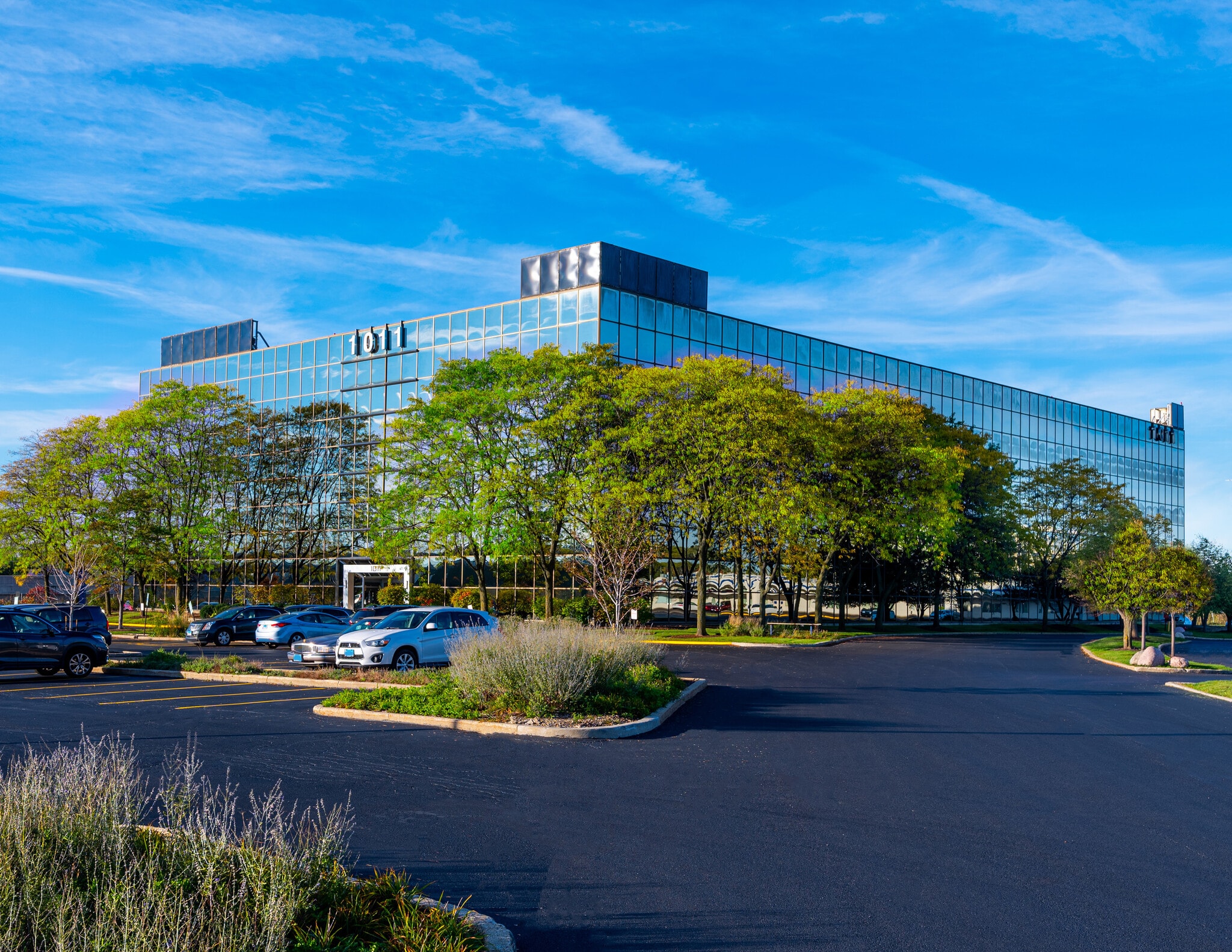 1011 E Touhy Ave, Des Plaines, IL for lease Building Photo- Image 1 of 22