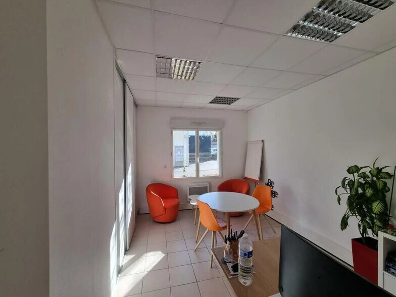 Bureau dans Sainte-Luce-sur-Loire à vendre - Photo intérieure - Image 3 de 5