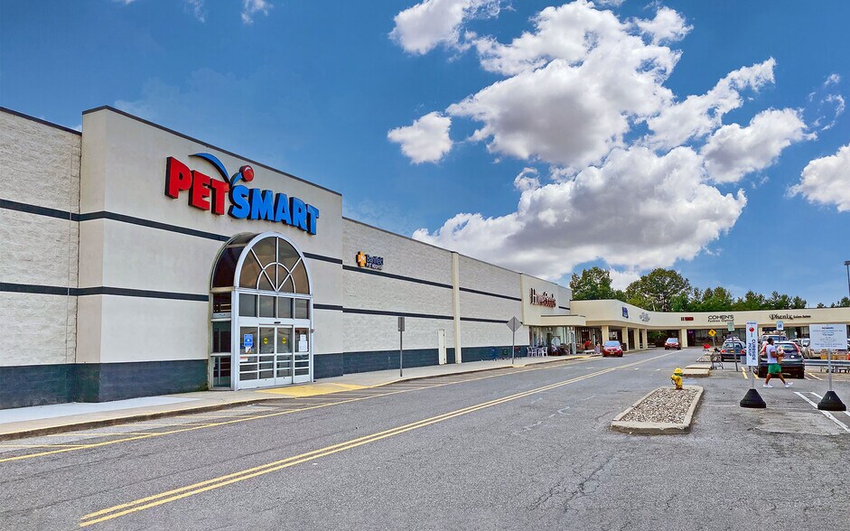 88 Dunning Rd, Middletown, NY à louer - Photo du bâtiment - Image 1 de 7