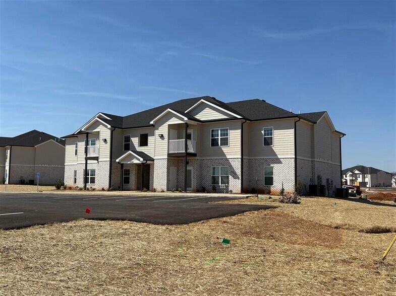 5150 Bakers Spring St, Bowling Green, KY à vendre - Photo du bâtiment - Image 2 de 7