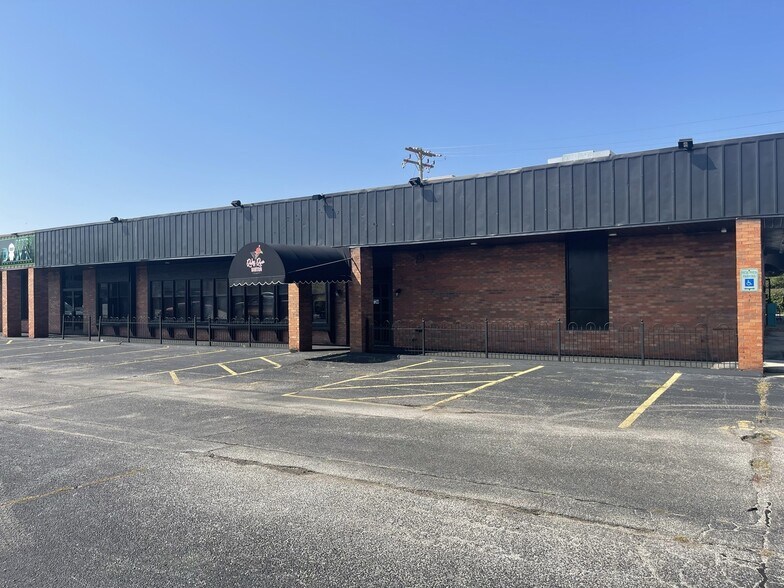 1411 & 1423-1427 E Mound Road portefeuille de 2 propriétés à vendre sur LoopNet.ca - Photo du bâtiment - Image 3 de 22