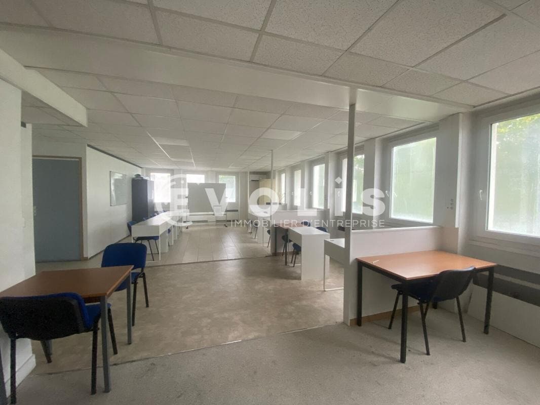 Office in Créteil for sale Interior Photo- Image 1 of 13
