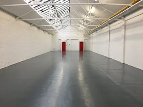 2 Courtenay Rd, Wembley à louer Photo intérieure- Image 2 de 3