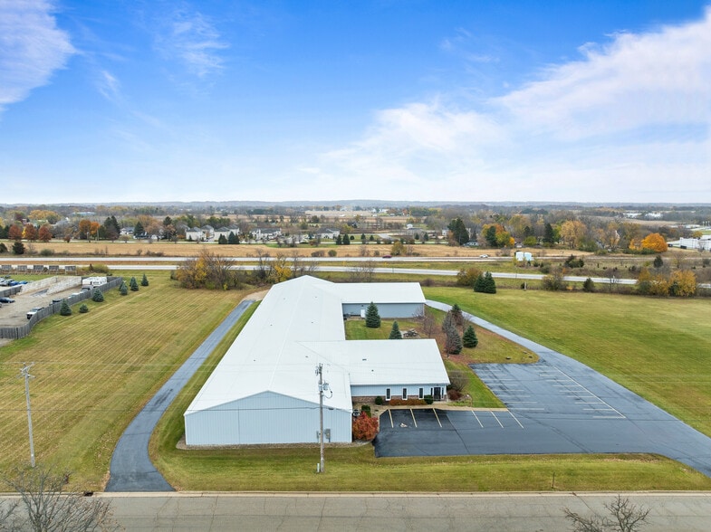 130 Elizabeth Ln, Genoa City, WI for lease - Building Photo - Image 2 of 62