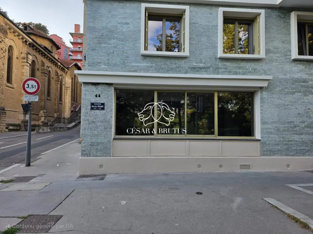 Office in Caluire-et-Cuire for lease Building Photo- Image 1 of 6