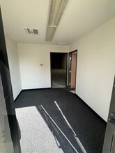 9302-9308 Narnia Dr, Riverside, CA for lease Interior Photo- Image 1 of 6