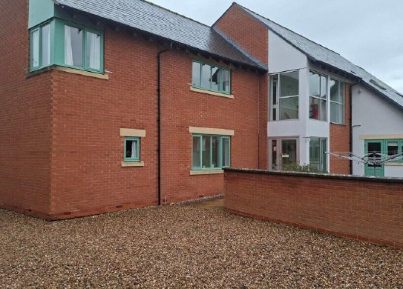 26 Church Ln, Toddington à vendre - Photo du bâtiment - Image 2 de 5