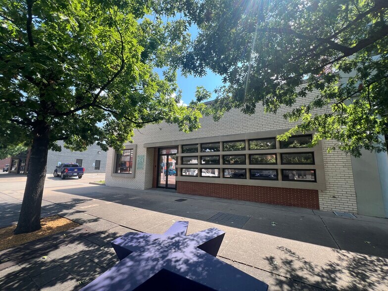 624 W Sheridan Ave, Oklahoma City, OK à louer - Photo du bâtiment - Image 1 de 19