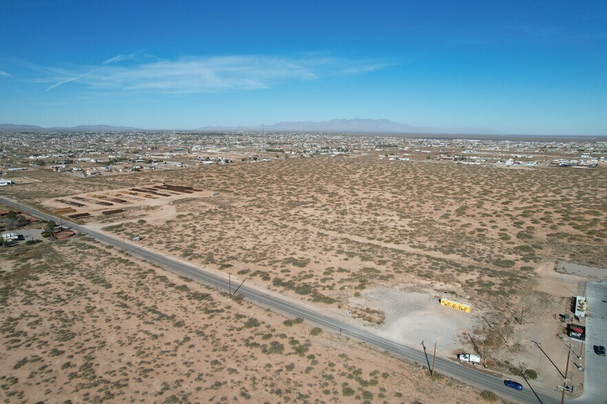 1494 State Line Dr, Chaparral, NM à vendre - Photo du bâtiment - Image 3 de 6