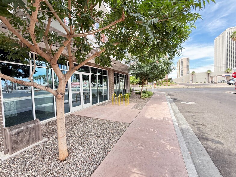 3601 N Central Ave, Phoenix, AZ à louer - Photo du bâtiment - Image 2 de 9