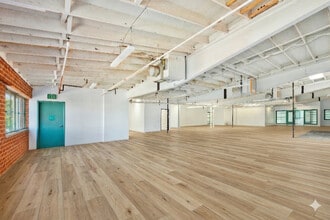 2440 S Sepulveda Blvd, Los Angeles, CA à louer Photo intérieure- Image 2 de 11