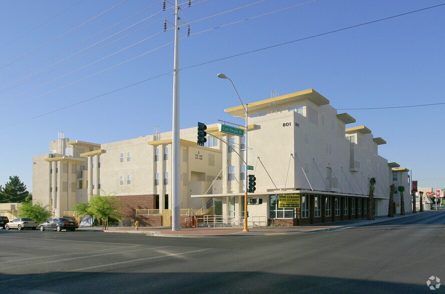 801 Las Vegas Blvd S, Las Vegas, NV à louer - Photo du bâtiment - Image 2 de 20