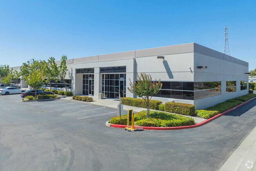 3089-3113 Skyway Ct, Fremont, CA à louer - Photo principale - Image 1 de 13