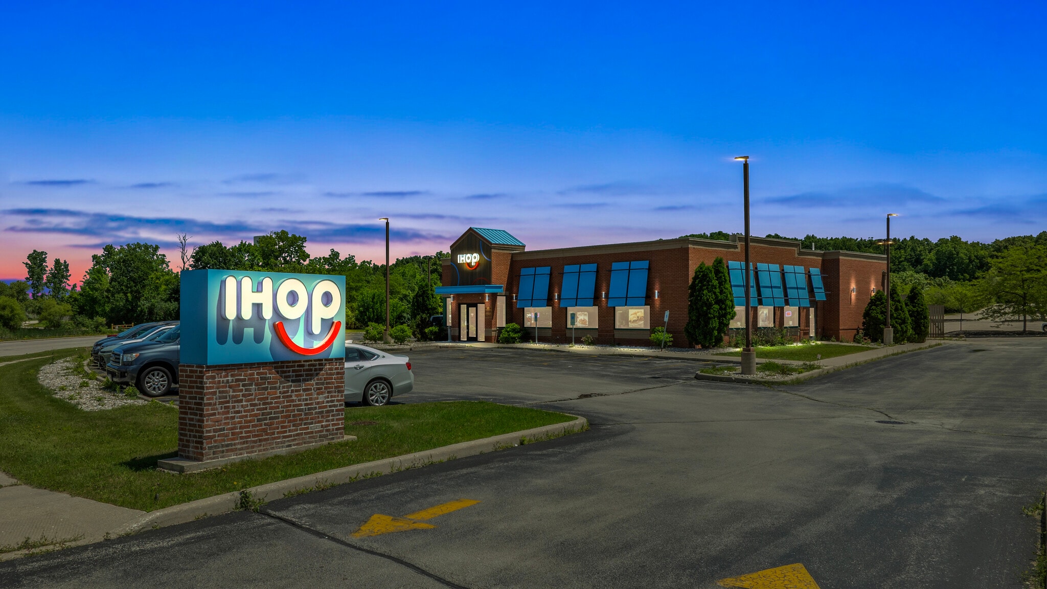 15505 W Rockridge Rd, New Berlin, WI for sale Building Photo- Image 1 of 4
