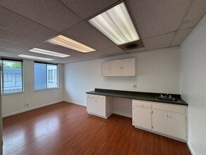 930 Alhambra Blvd, Sacramento, CA for lease Interior Photo- Image 2 of 3
