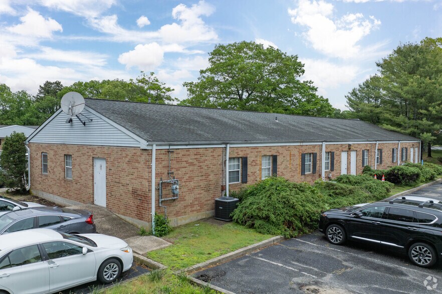 450 Waverly Ave, Patchogue, NY for lease - Building Photo - Image 3 of 8