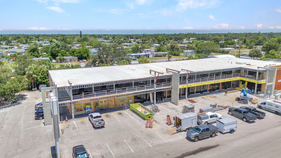 3596 Tamiami Trl, Port Charlotte, FL for lease - Building Photo - Image 2 of 8