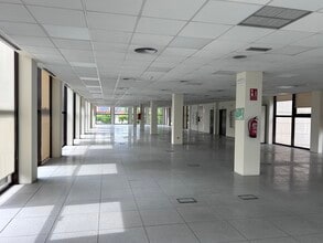 Calle López Santos, 2, Las Rozas de Madrid, Madrid for lease Interior Photo- Image 2 of 5