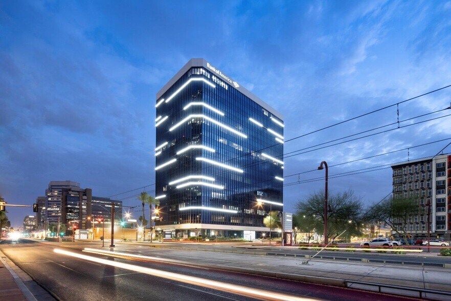3030 N Central Ave, Phoenix, AZ à louer - Photo du bâtiment - Image 2 de 13