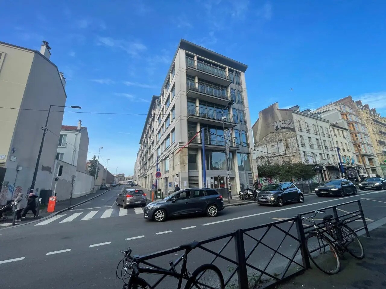 Office in Montreuil for lease Building Photo- Image 1 of 12