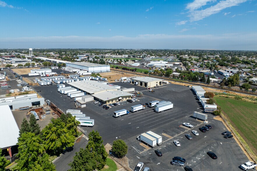 1019 Bessemer Ave, Manteca, CA à louer - Aérien - Image 3 de 3