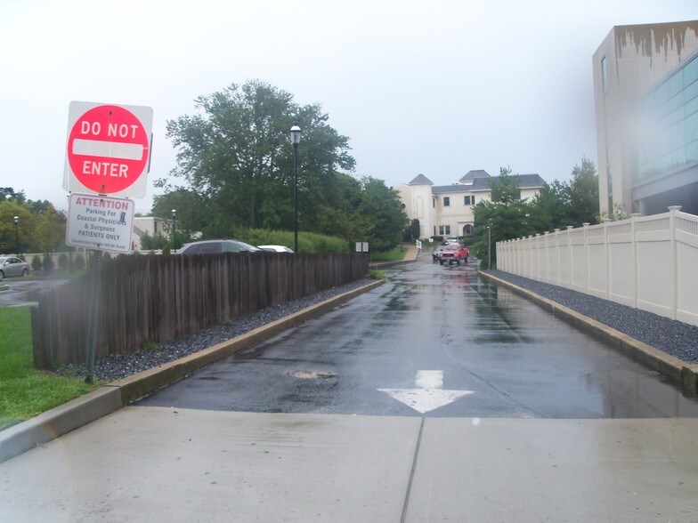 110 Harbor Ln, Somers Point, NJ à vendre - Photo du bâtiment - Image 3 de 86