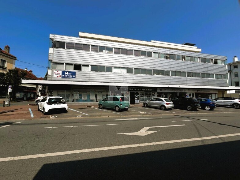 Office in Corbeil-Essonnes for lease - Building Photo - Image 2 of 9