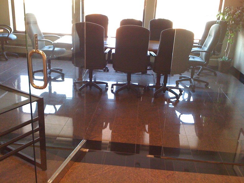 6650 N Northwest Hwy, Chicago, IL for lease - Interior Photo - Image 3 of 30