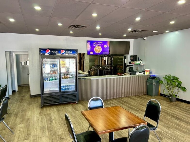 851 E Erie St, Windsor, ON à vendre - Photo intérieure - Image 3 de 7