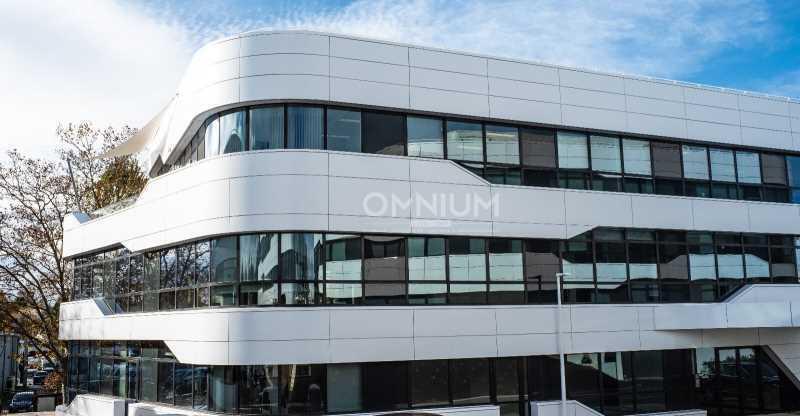 Bureau dans Champagne-au-Mont-d'Or à louer - Photo du bâtiment - Image 1 de 8