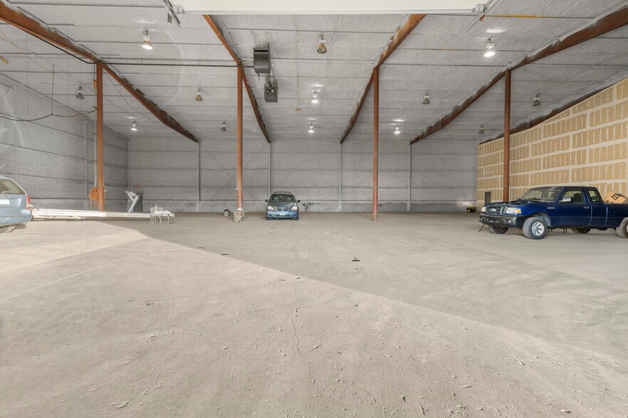 40 Oliver Ter, Shelton, CT à louer - Photo du bâtiment - Image 3 de 8