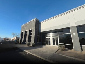 1830 N 95th Ave, Phoenix, AZ à louer Photo intérieure- Image 1 de 11