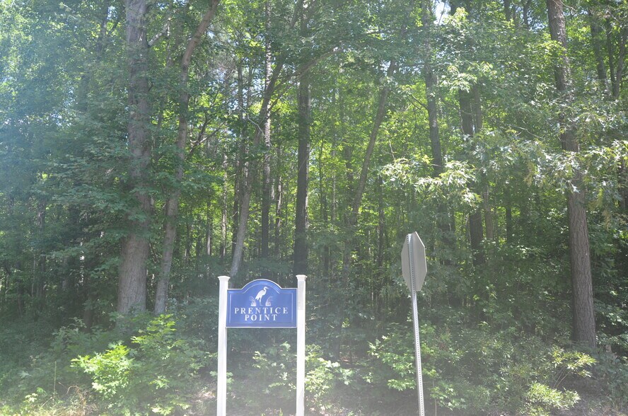 Lot 23 Prentice Point Drive, Kilmarnock, VA for sale - Building Photo - Image 2 of 4