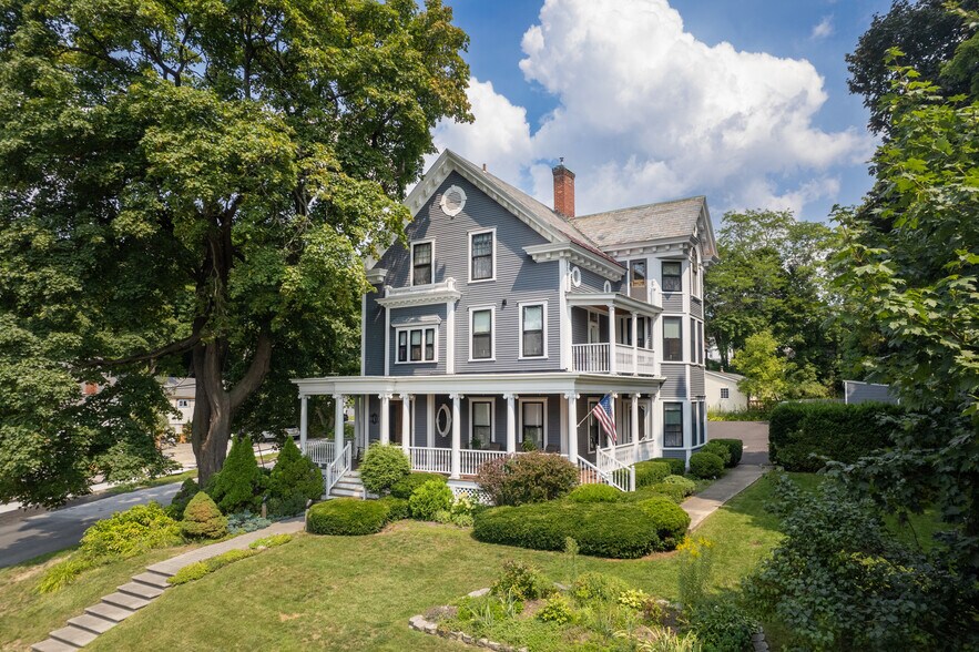 70 N Main St, Rutland, VT à vendre - Photo du bâtiment - Image 2 de 37
